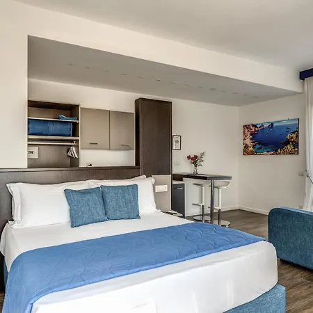 Timeless Couette-café